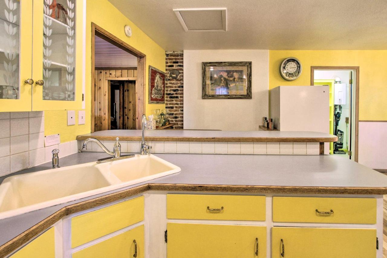Cozy Home With Hot Tub Half Mi To Salmon River! المظهر الخارجي الصورة