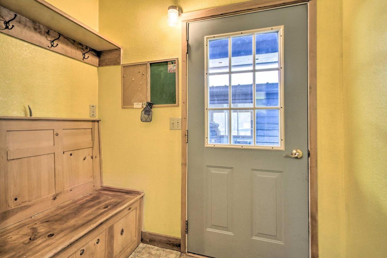 Cozy Home With Hot Tub Half Mi To Salmon River! المظهر الخارجي الصورة