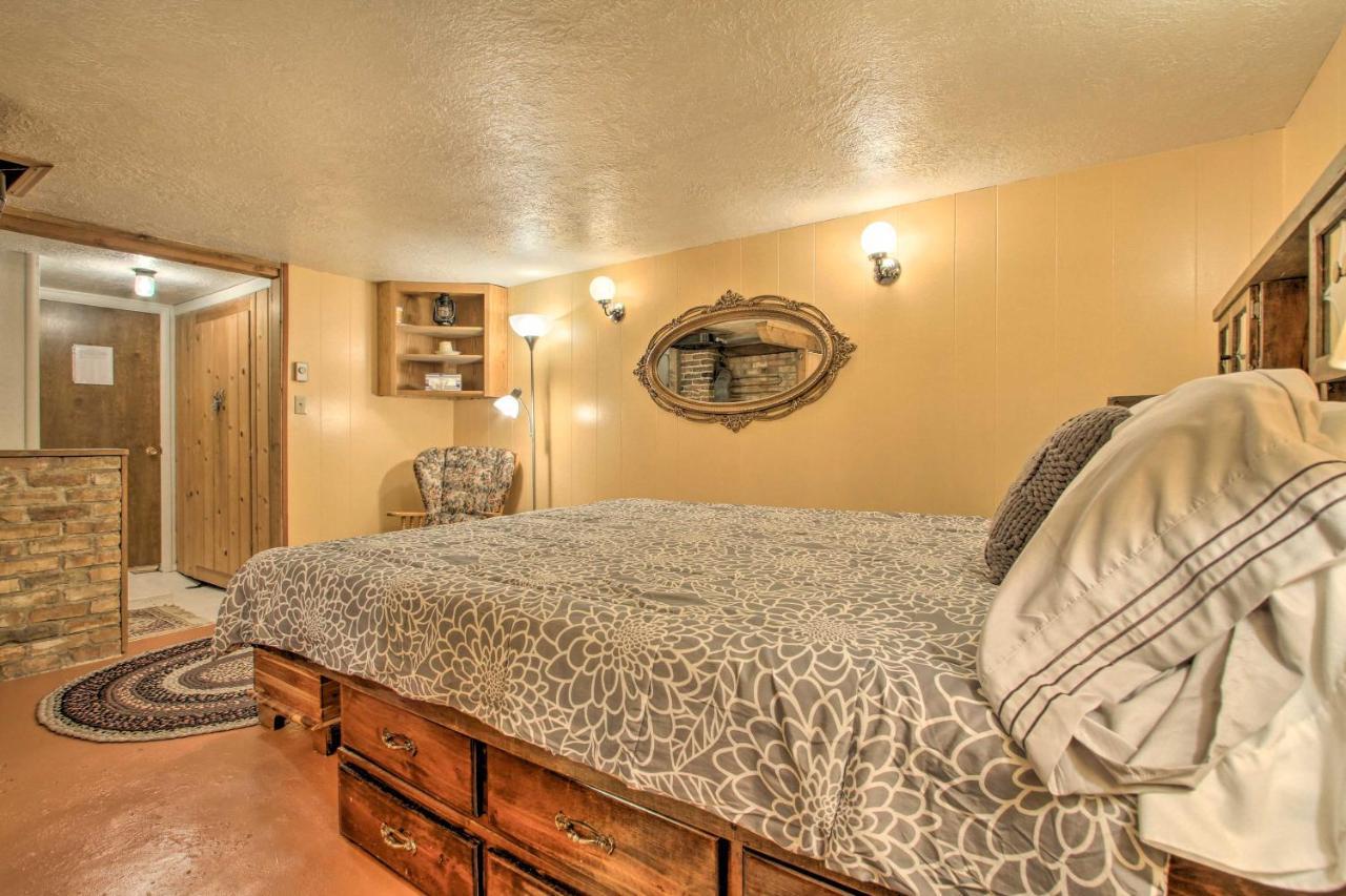 Cozy Home With Hot Tub Half Mi To Salmon River! المظهر الخارجي الصورة