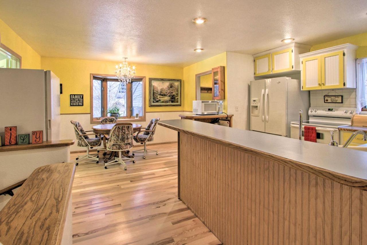 Cozy Home With Hot Tub Half Mi To Salmon River! المظهر الخارجي الصورة