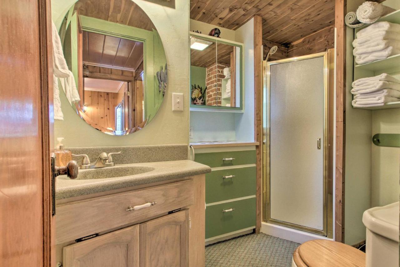 Cozy Home With Hot Tub Half Mi To Salmon River! المظهر الخارجي الصورة