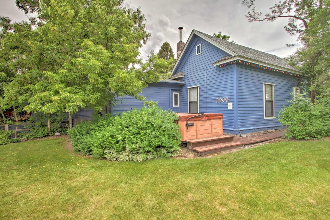 Cozy Home With Hot Tub Half Mi To Salmon River! المظهر الخارجي الصورة